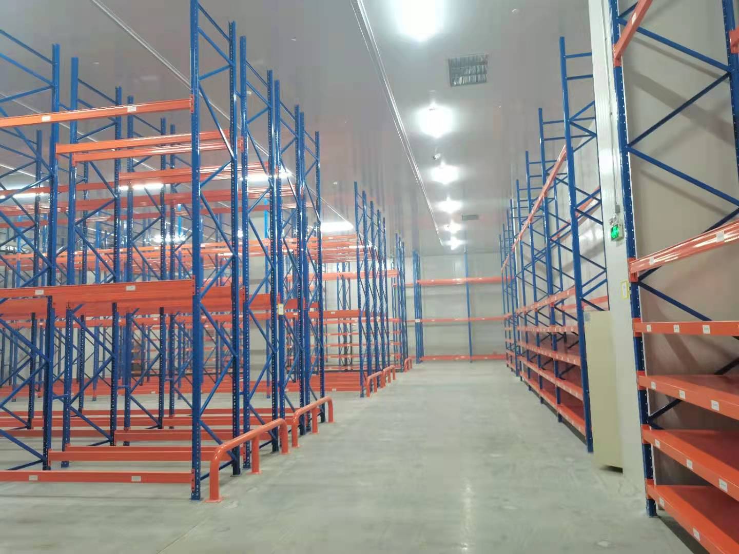 大型恒溫倉(cāng)庫(kù)設(shè)計(jì)建造費(fèi)用價(jià)格需要多少? 大型恒溫倉(cāng)庫(kù)設(shè)計(jì)建造費(fèi)用價(jià)格需要多少?